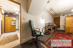 lobby- click for photo gallery